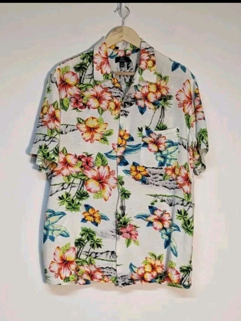 George White Short-Sleeve Button-Down Shirt with Multicolor Floral Print, Large